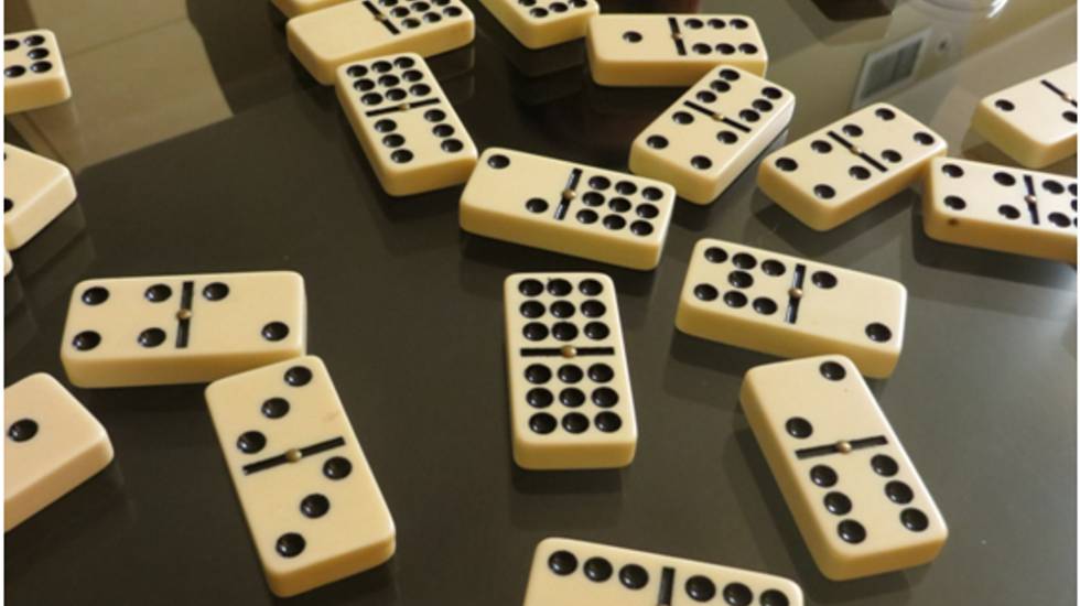 Play domino online