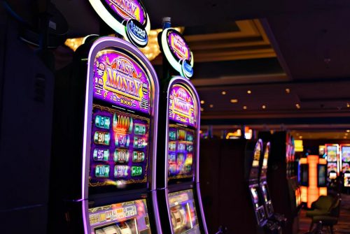 Play Lucrative Slots with Smart Betting
