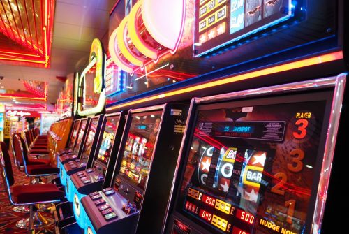 Things to Consider When You Play Casino Slots Online
